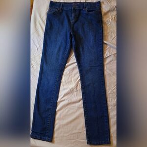 Blue Skinny Jeans with Classic Style